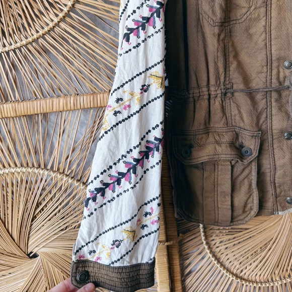 Free People Follow Your Heart Cargo Jacket SZ L Brown Aztec Print - Picture 6 of 8